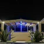 阿尔巴别墅酒店 *